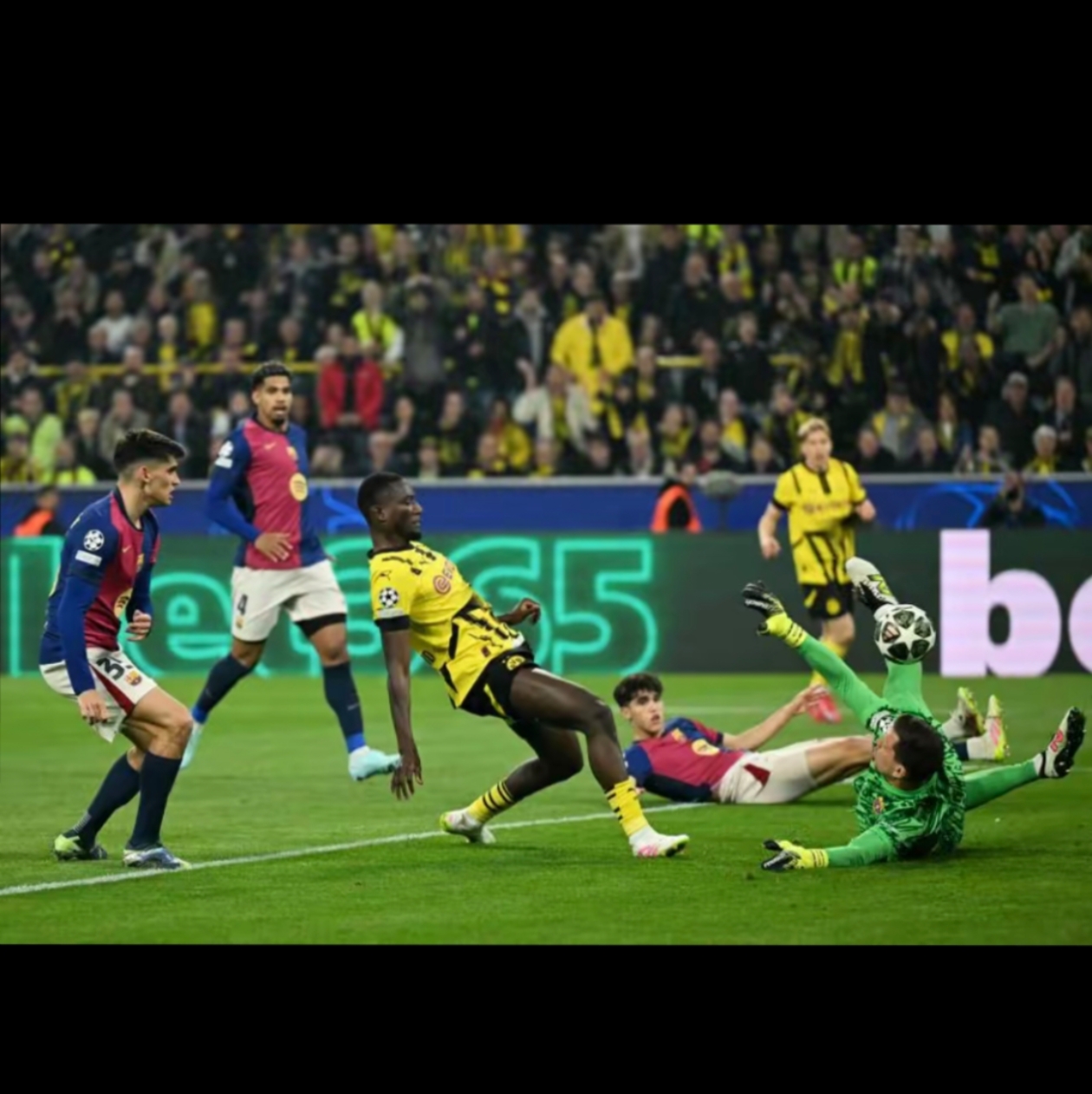 开云体育-冲刺阶段瓦伦西亚备战欧联，豪取连胜细节曝光，目标明确，阵容厚度经受考验